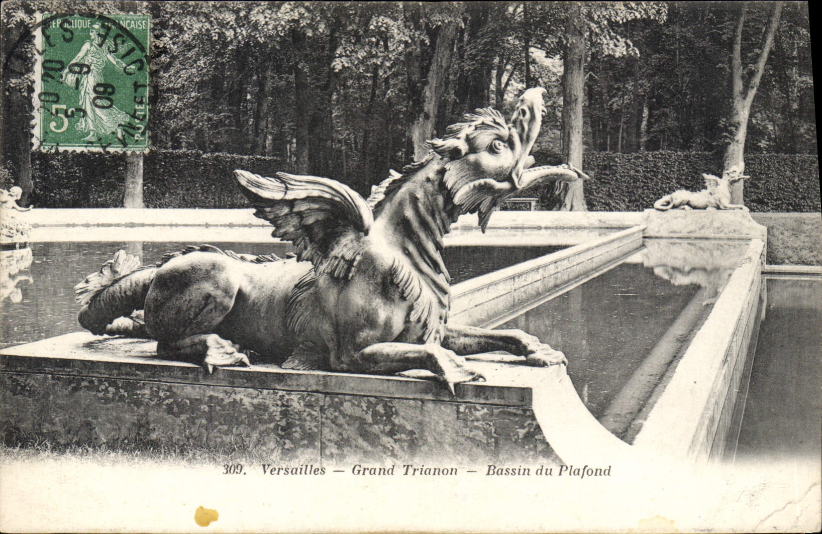 CPA Versailles Grand Trianon Bassin du Plafond 