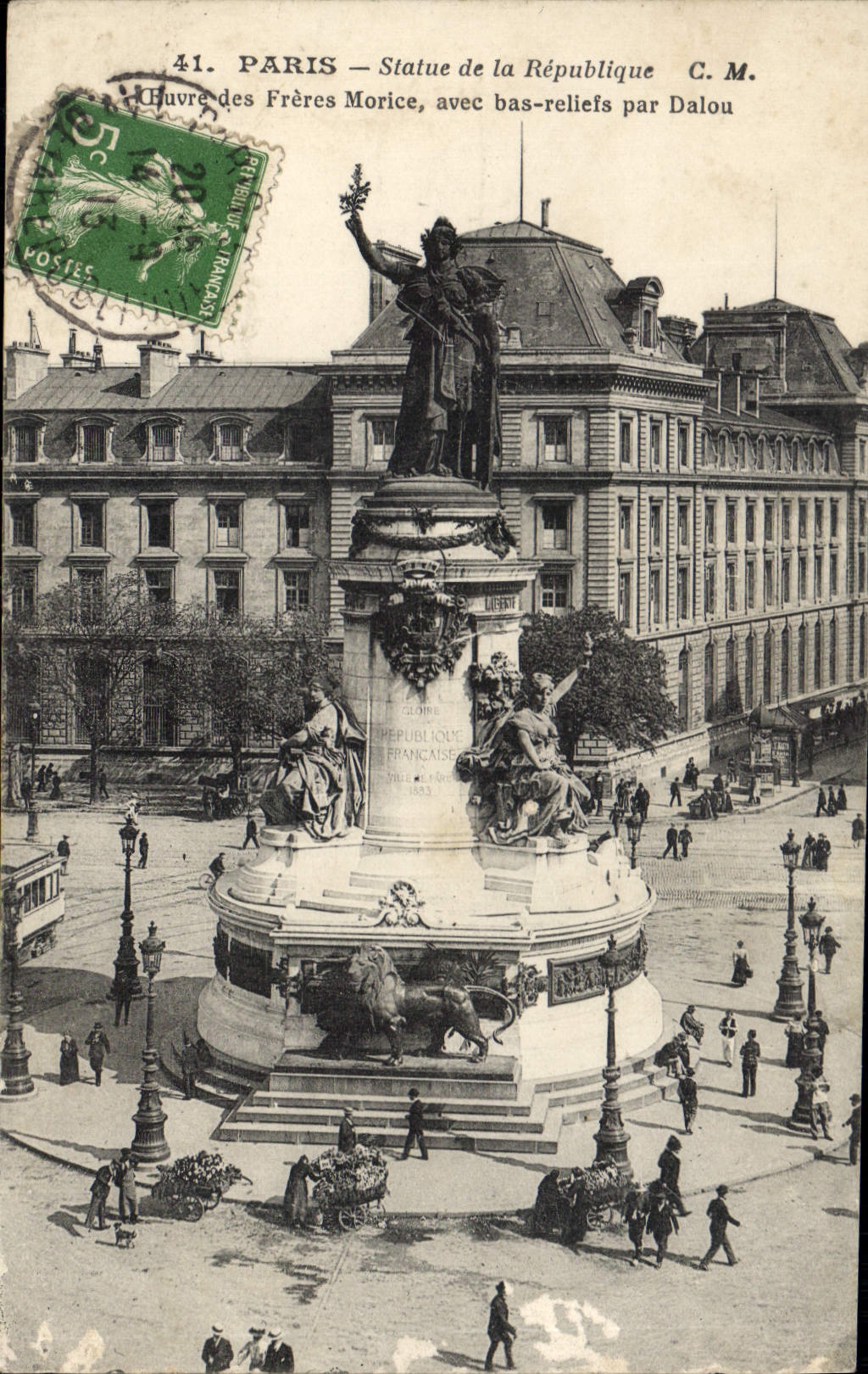 CPA Paris Statue de la Republique L'Oeuvre des Freres Morice avec bas reliefs par Dalou 