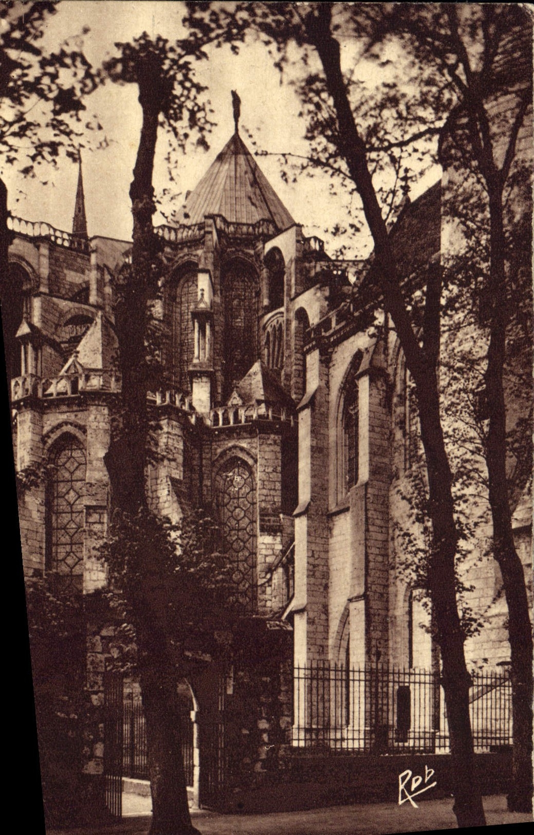 CPA Chartres La Cathedrale Abside 