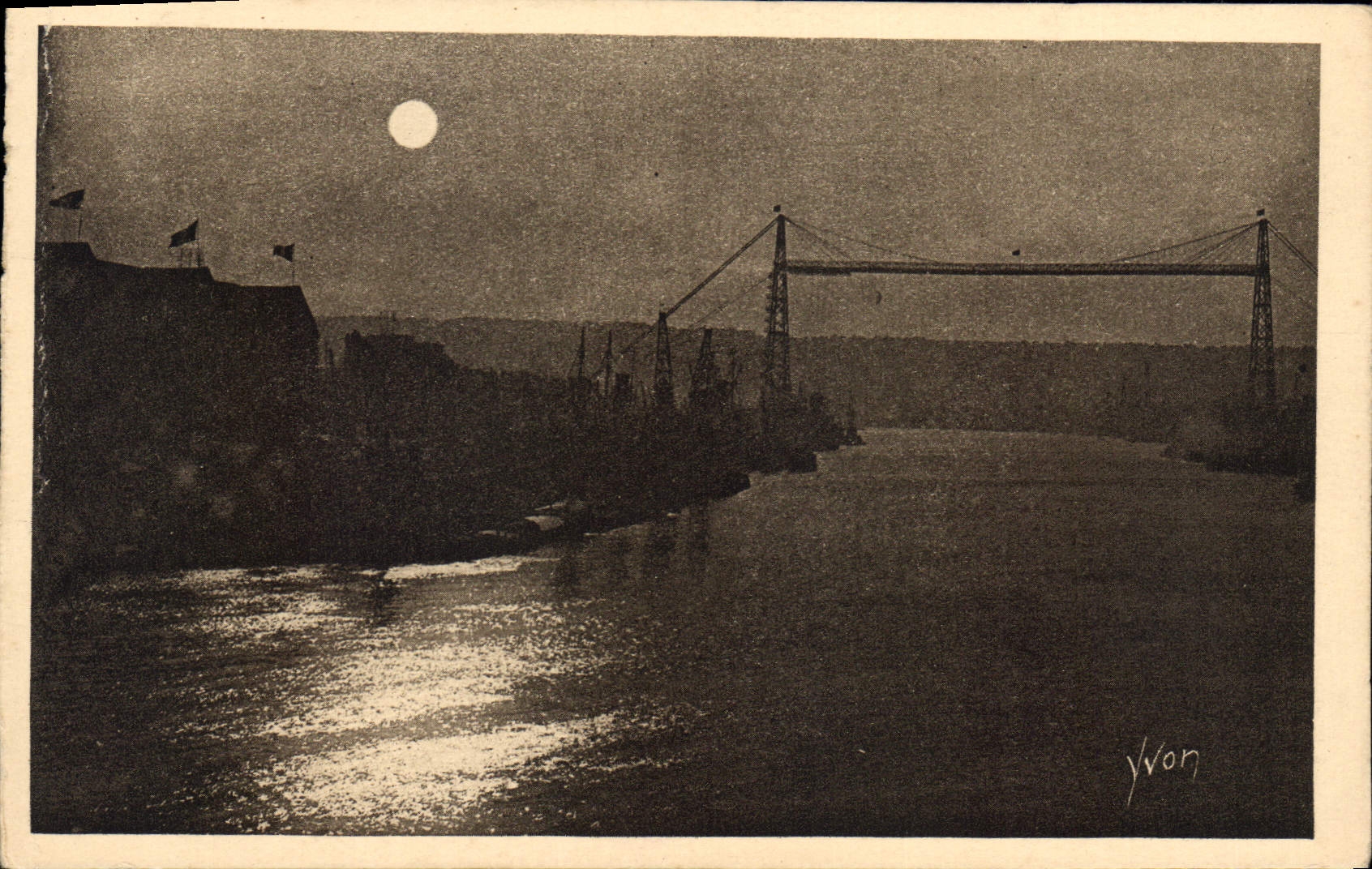 CPA La Douce France Rouen Le Pont transbordeur au clair de lune