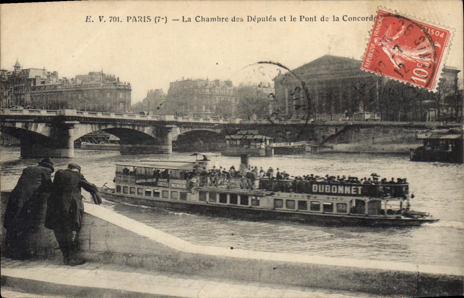 CPA Paris La Chambre des Deputes et le Pont de la Concorde Bateau Dubonnet