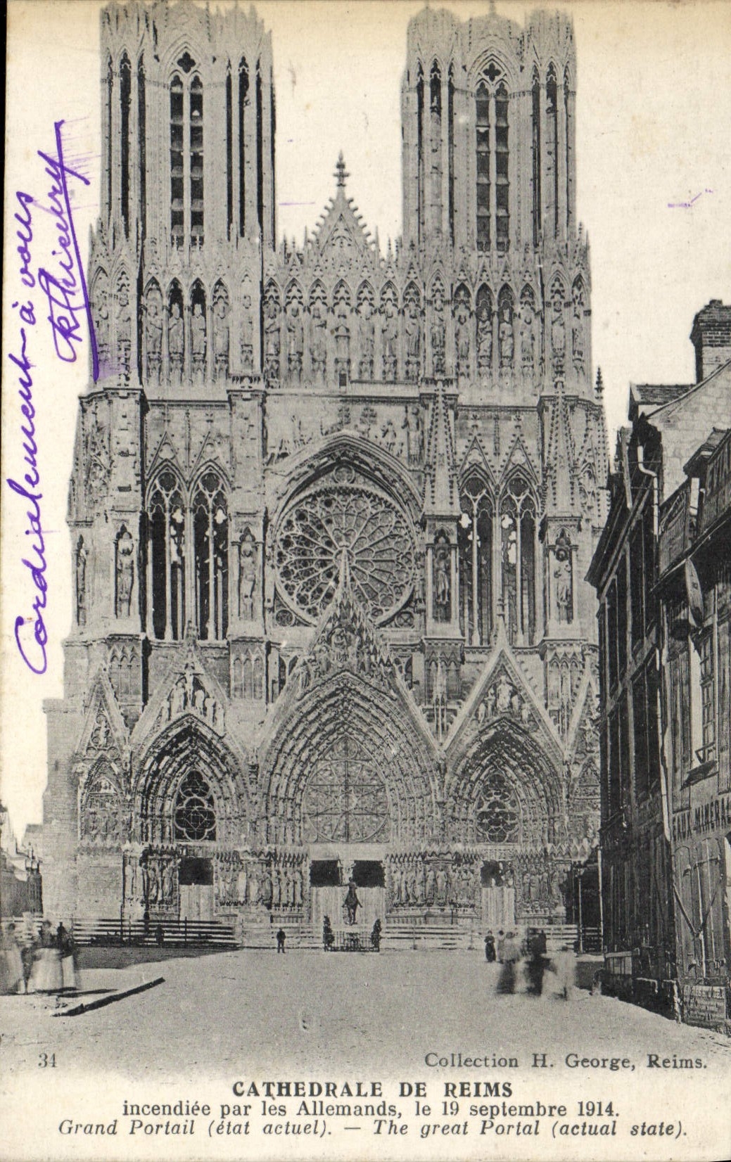 CPA Cathedrale de Reims Incendiee par les Allemands Grand Portail etat actuel 