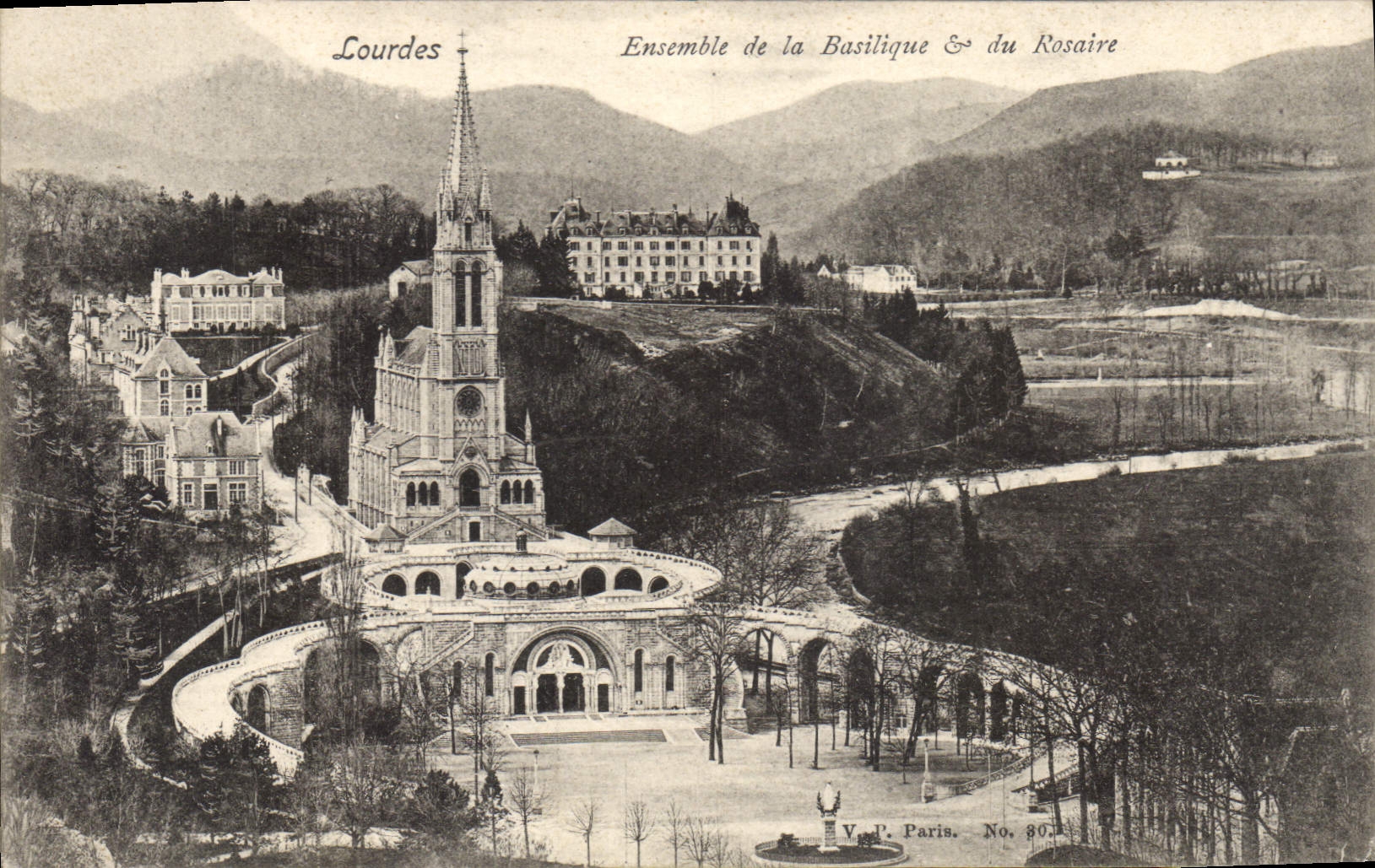 CPA Lourdes Ensemble de la Basilique St du Rosaire 