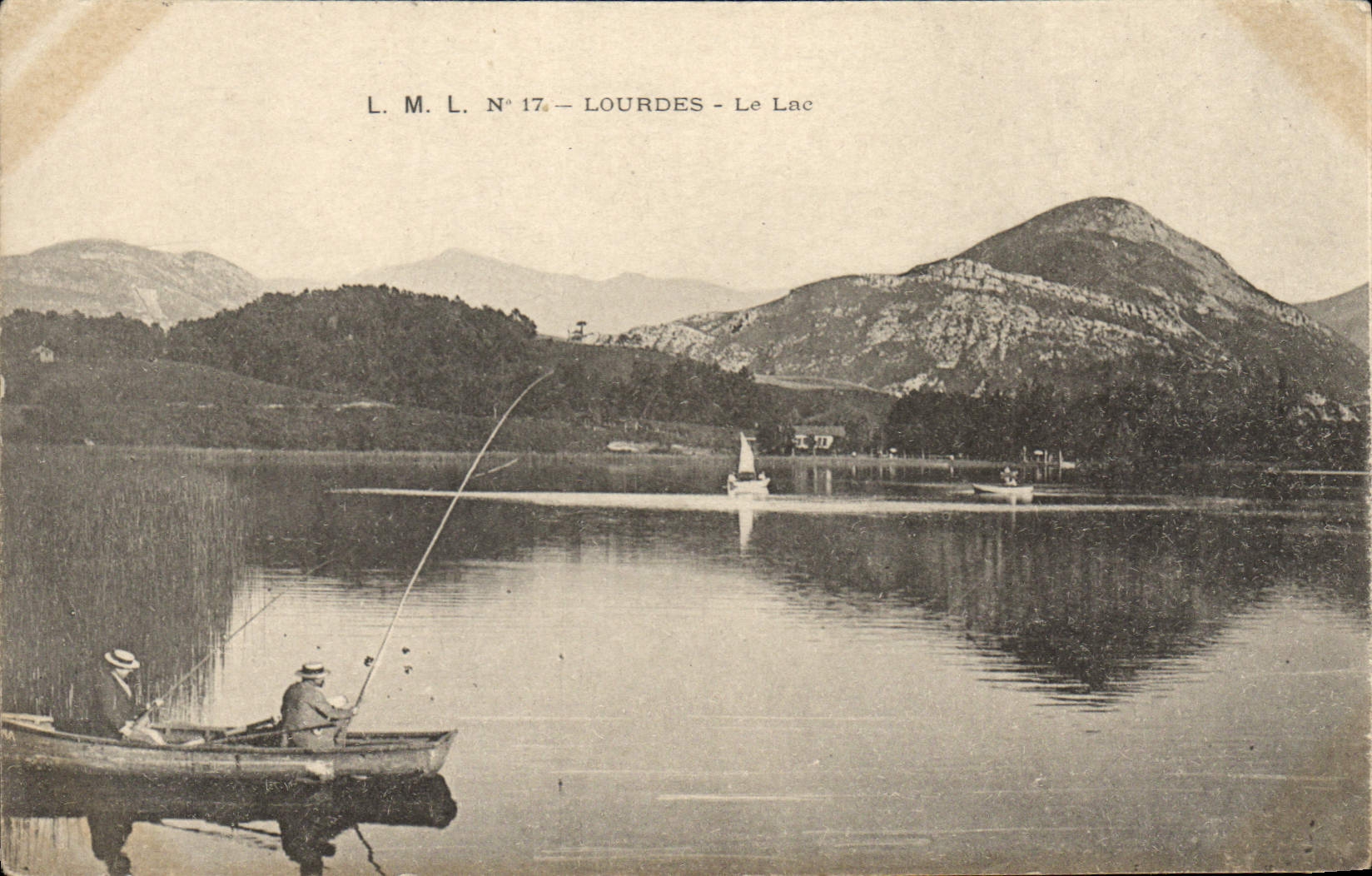 CPA Lourdes Le Lac Peche Pecheur