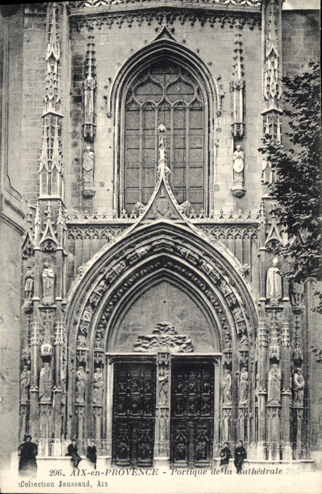 CPA Aix en Provence Portique de la Cathedrale 