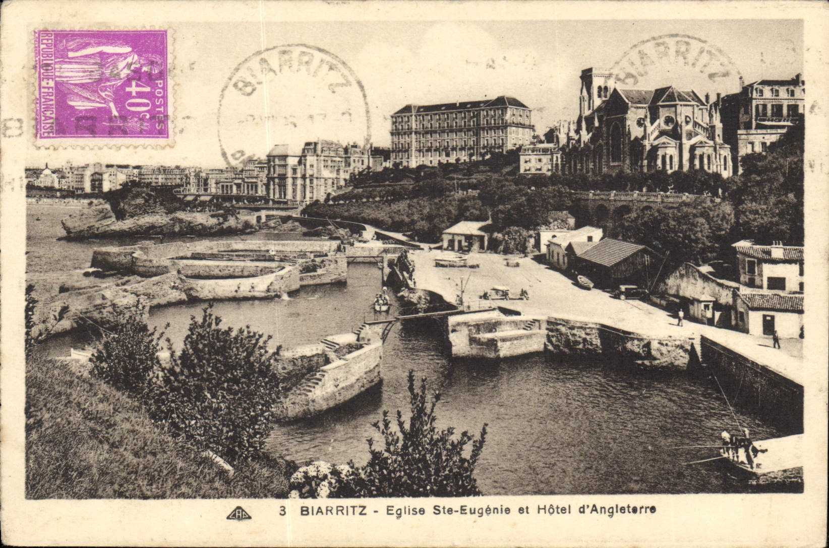 CPA Biarritz Eglise Ste Eugenie et Hotel d'Angleterne 