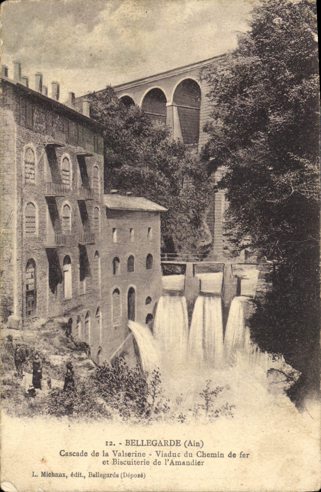 CPA Bellegarde Ain Cascade de la Valserine Viaduc du Chemin de fer et Biscuiterie de l'Amandier