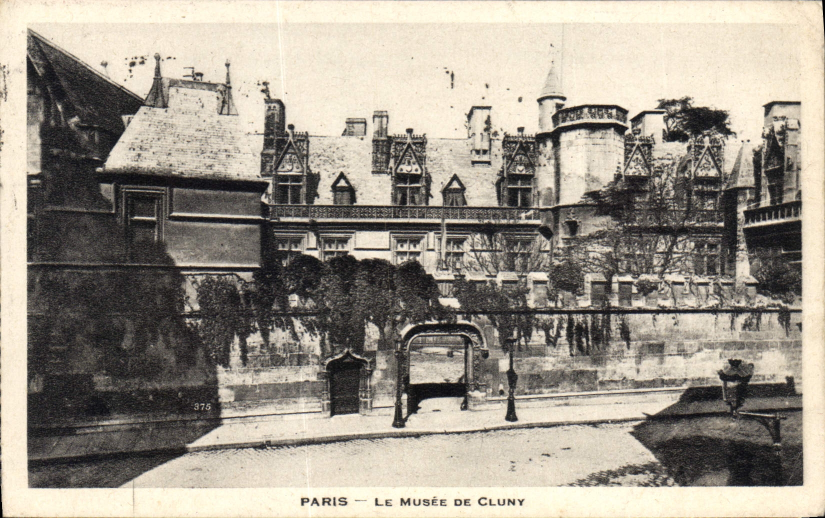 CPA Paris Le Musee de Cluny 