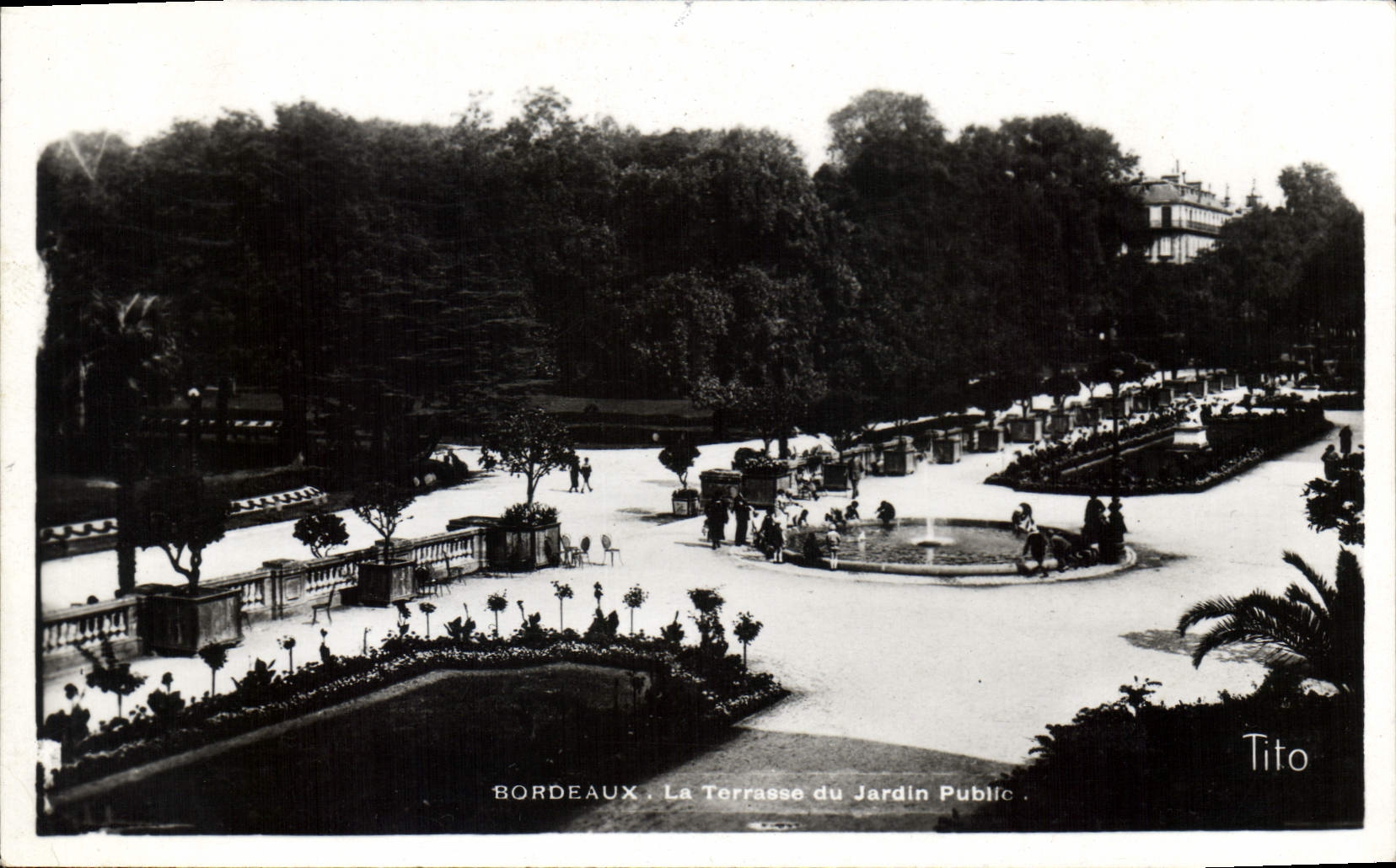 CPA Bordeaux La Terrasse du Jardin Public