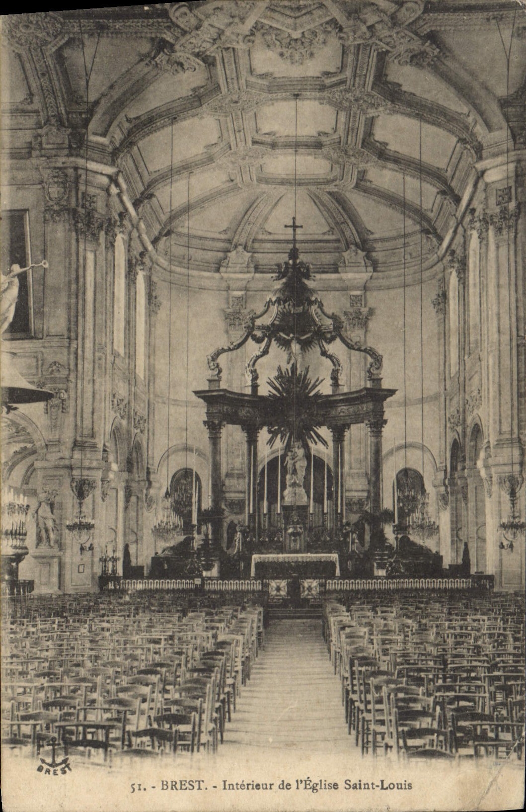 CPA Brest Interieur de l'Eglise Saint Louis