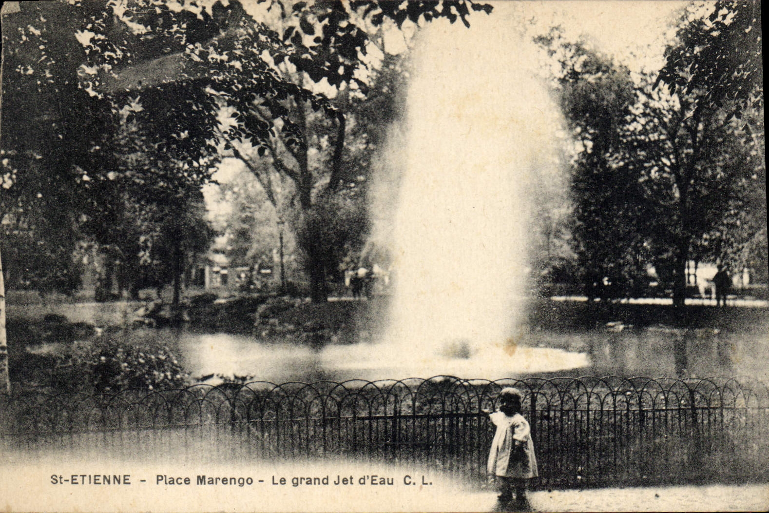 CPA St Etienne Place Marengo Le grand Jet d'Eau 