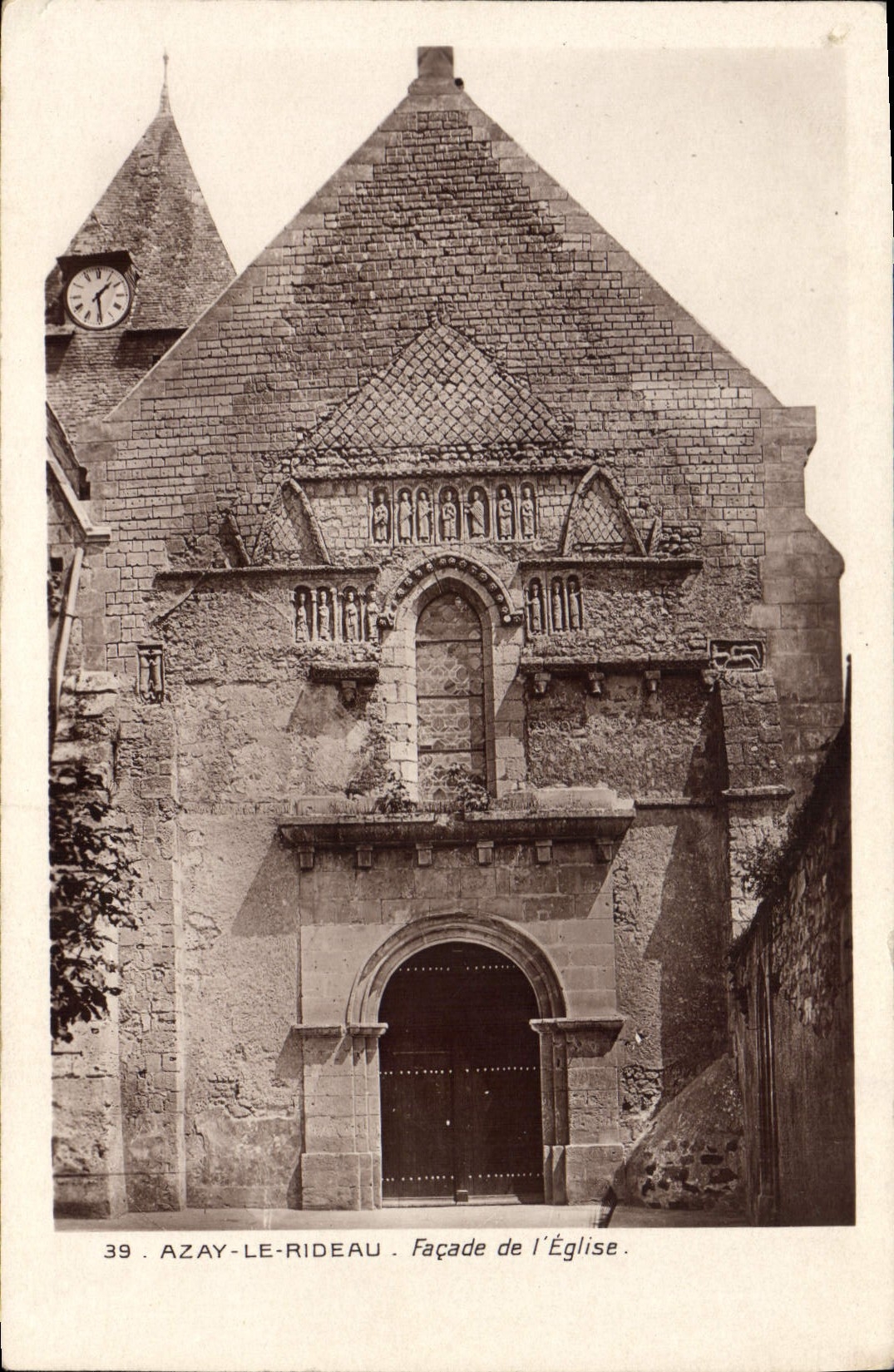 CPA Azay le Rideau Facade de l'Eglise