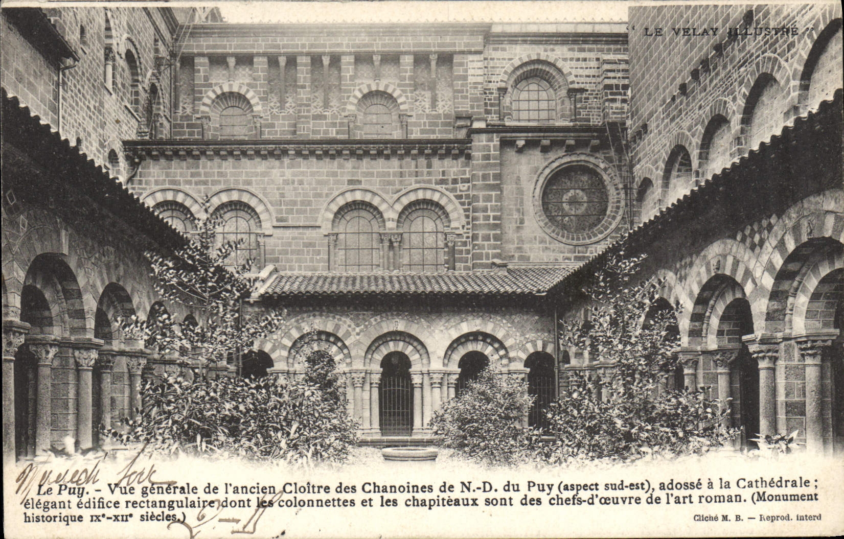 CPA Le Puy Vue generale de l'ancien Cloitre des Chanoines de ND de Puy 