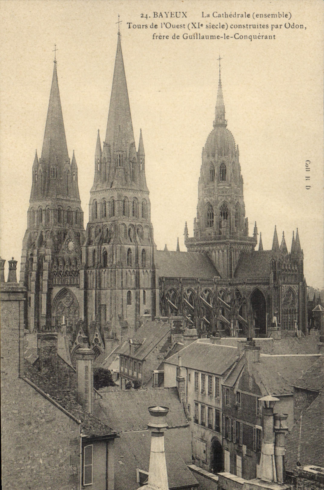 CPA Bayeux La Cathedrale Ensemble Tours de l'Ouest