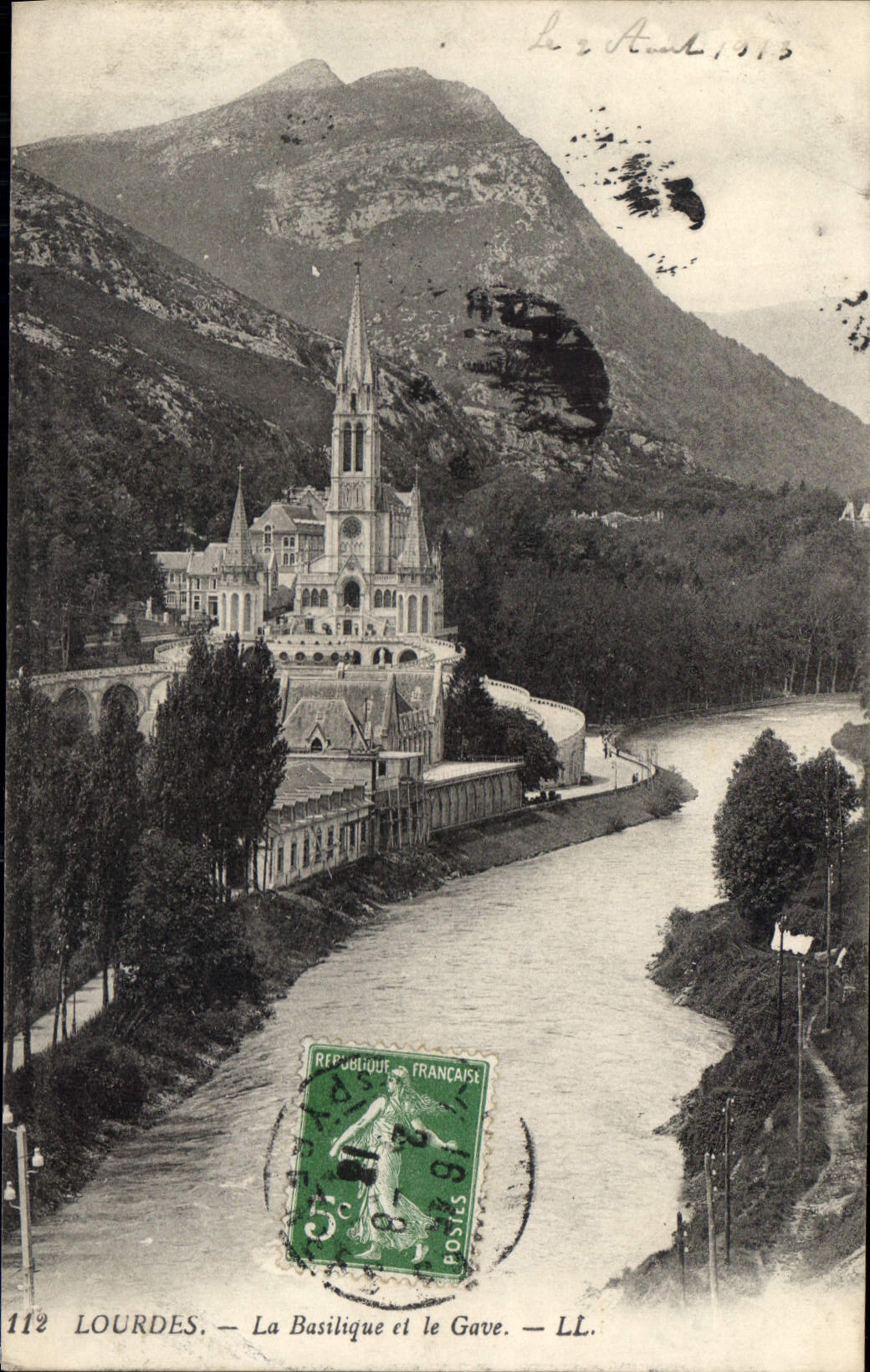 CPA Lourdes La Basilique et le Gave 