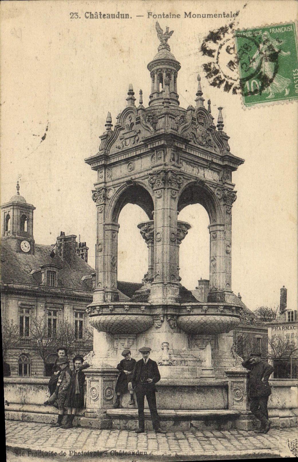 CPA Chateaudun Fontaine Monumentale 