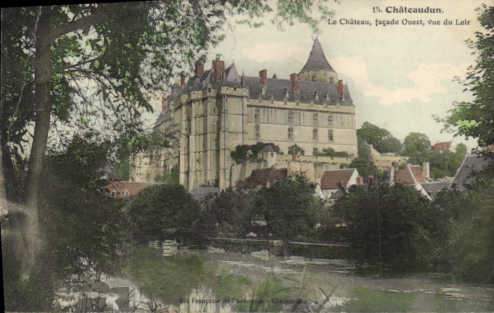 CPA Chateaudun Le Chateau facade Ouest vue du Loir