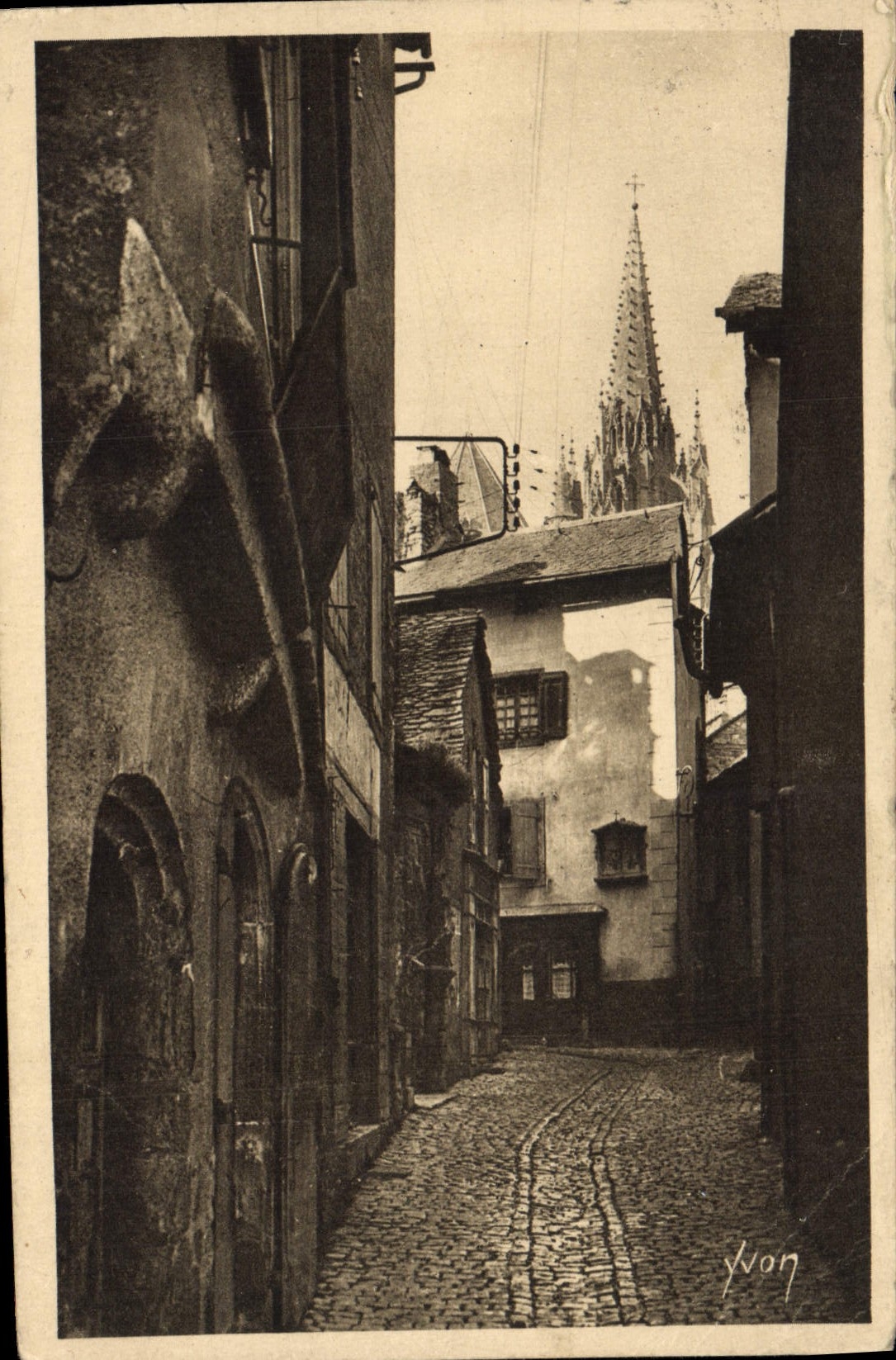 CPA La Doce France Mende Lozere Vieille Rue