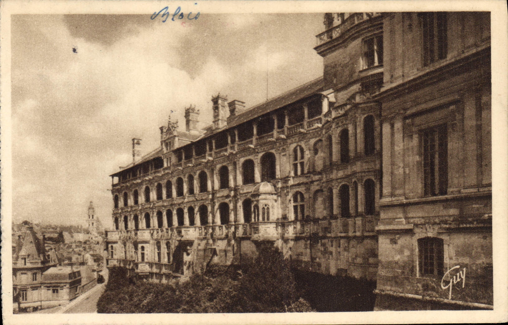 CPA Blois Loir et Cher Le Chateau Facade exterieure Francois I 
