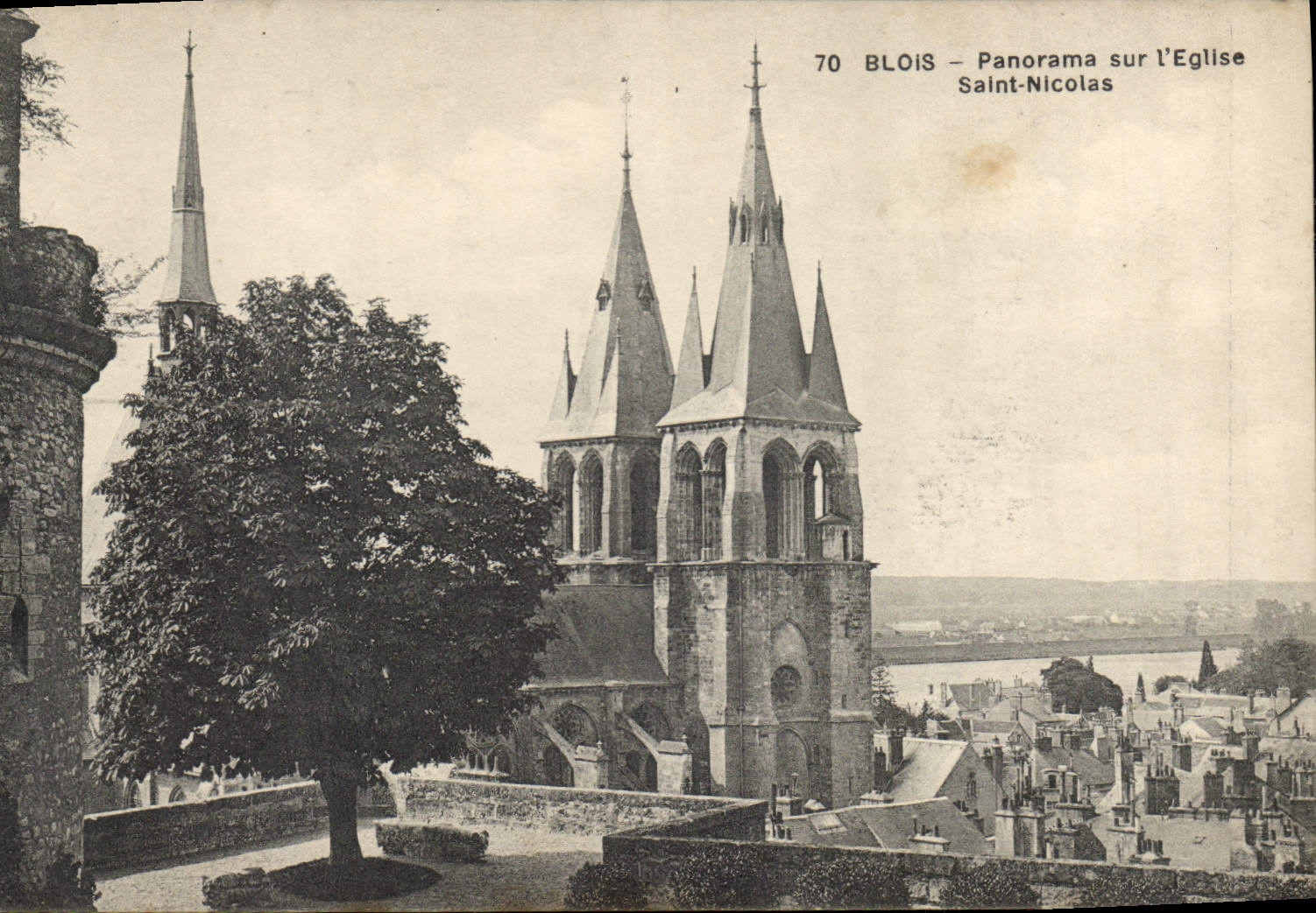 CPA Blois Panorama sur l'Eglise Saint Nocolas 