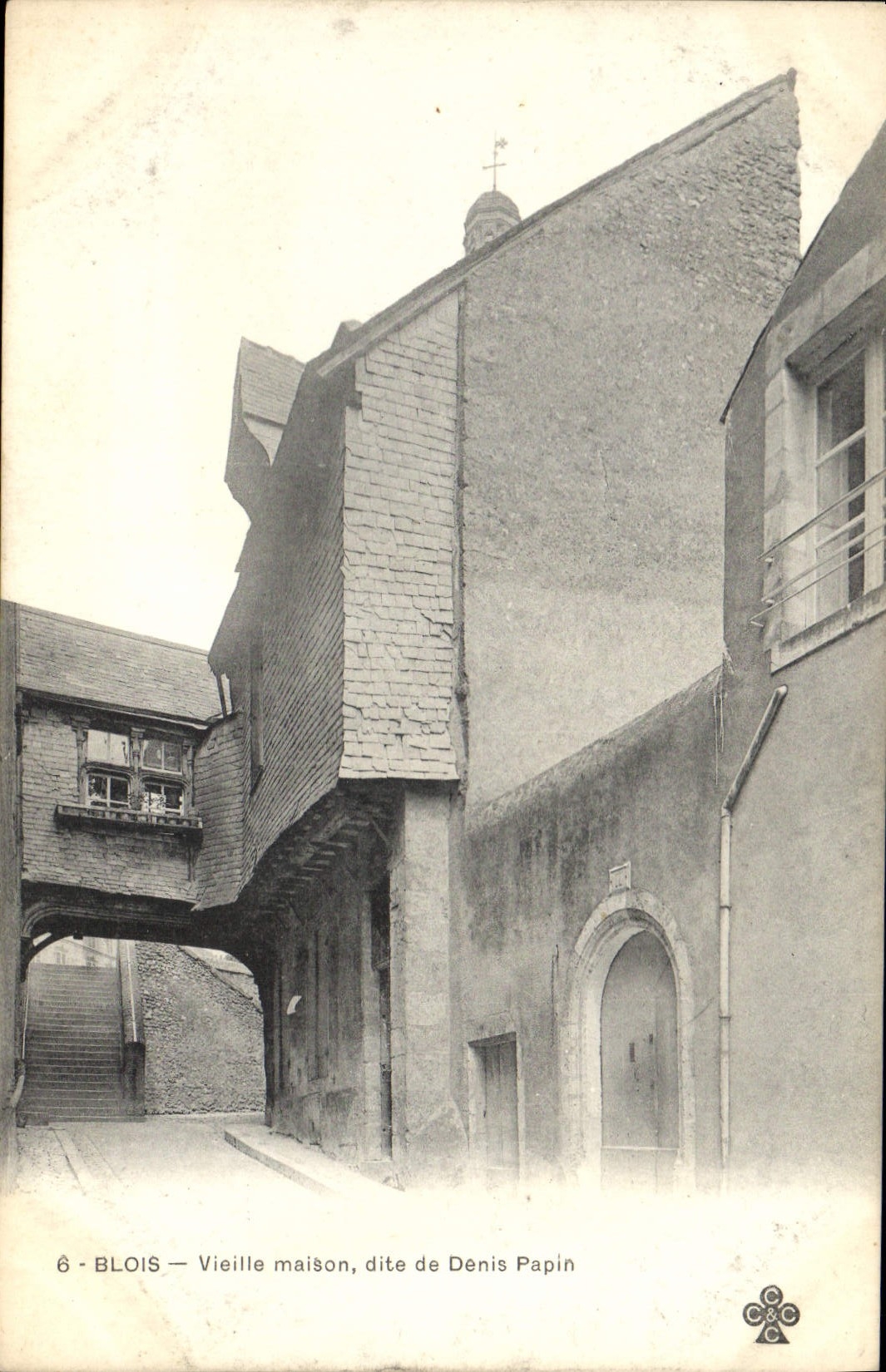 CPA Blois Vieille maison dite de Denis Papin 