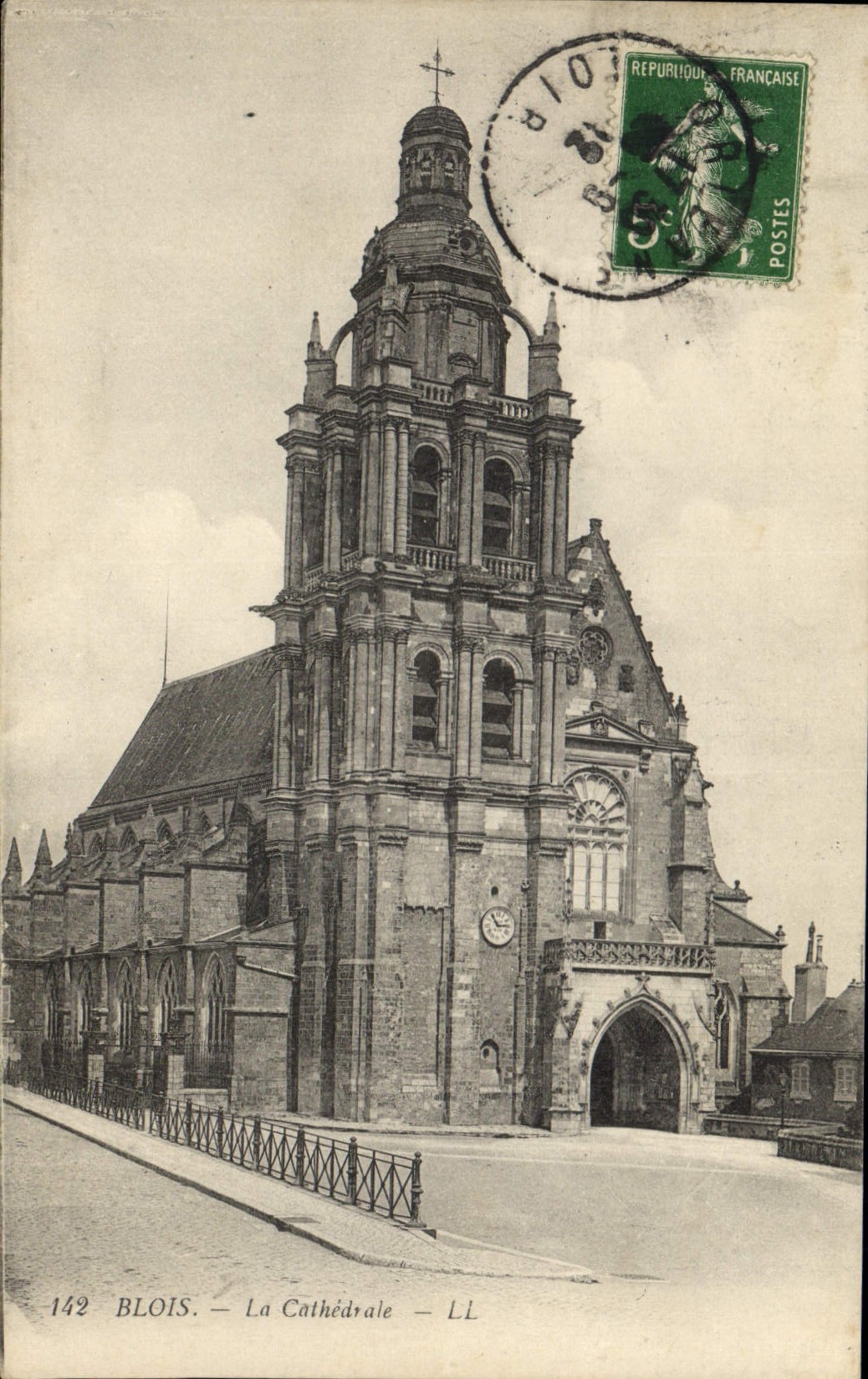 CPA Blois la Cathedrale 