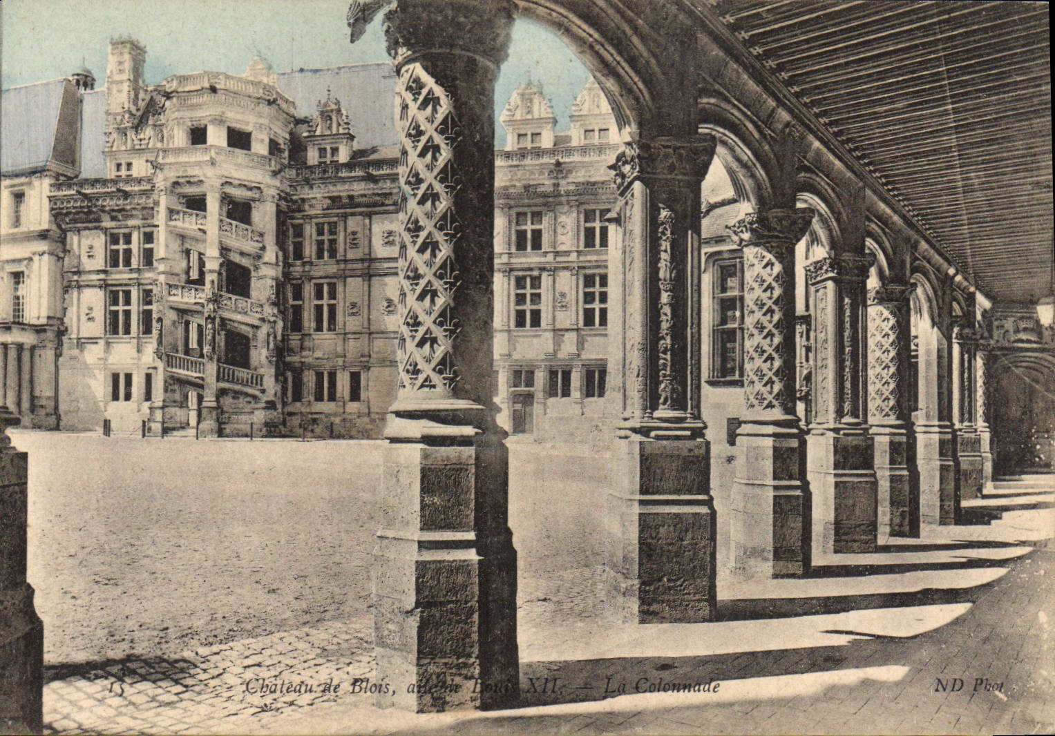 CPA Chateau de Blois Aile Louis XII la Colonnade
