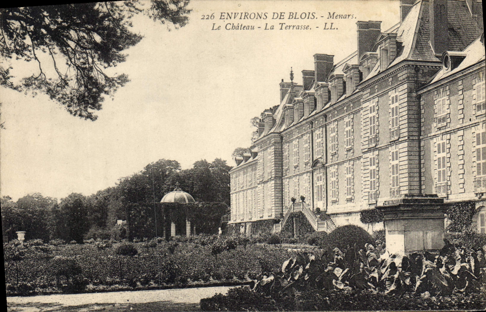 CPA Environs de Blois Menars le Chateau la Terrasse 