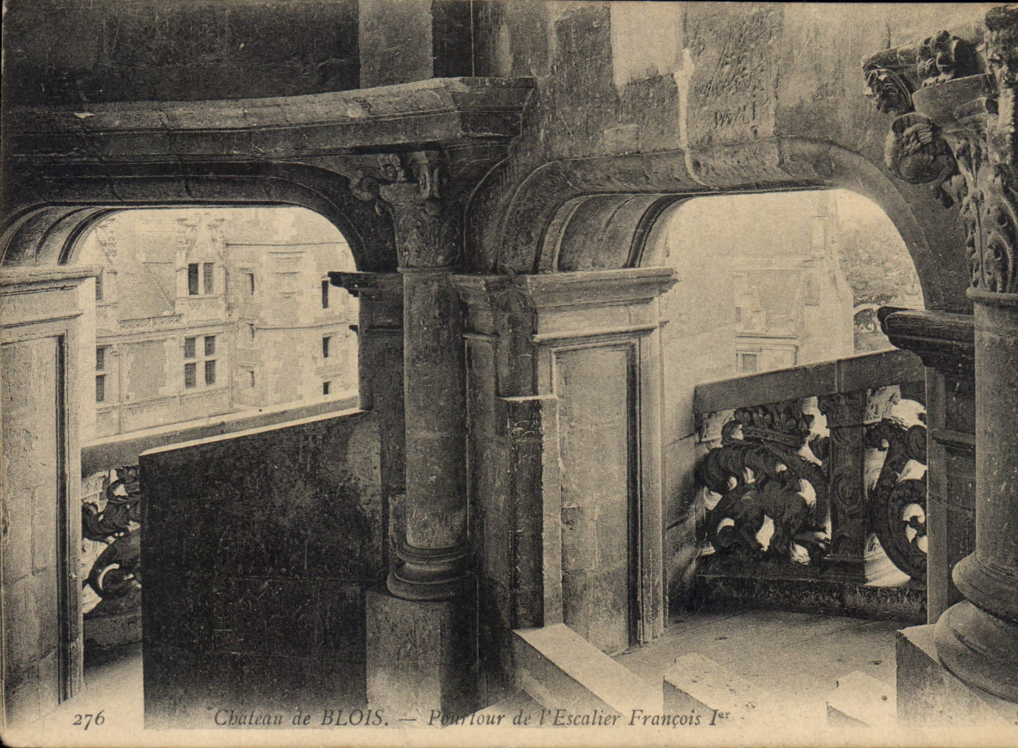 CPA Chateau de Blois de l'Escalier Francois Ier 