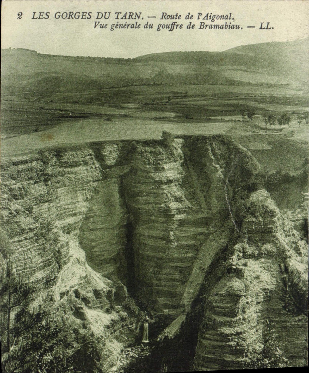 CPA Les Gorges du Tarn Route de l'Aigonal vue generale du Gouffre de Bramabiau