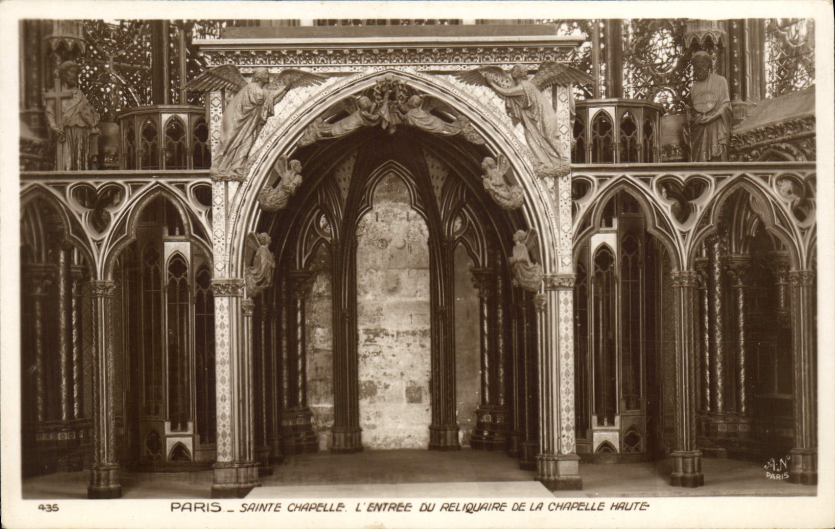 CPA Paris Sainte Chapelle l'entree du Reliquaire de la Chapelle Haute 