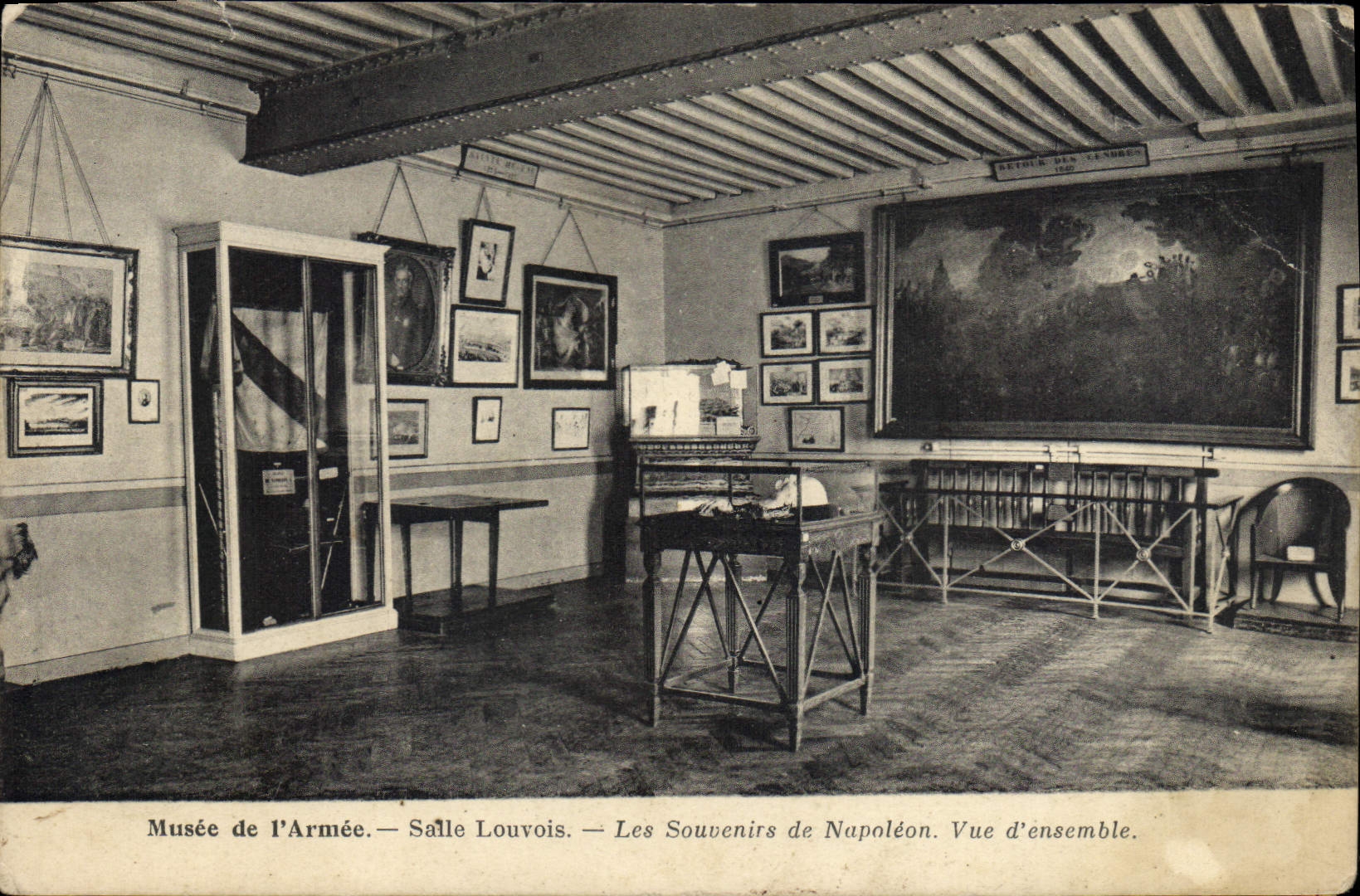 CPA Musee de l'Armee Salle Louvois les Souvenirs de Napoleon vue d'ensemble