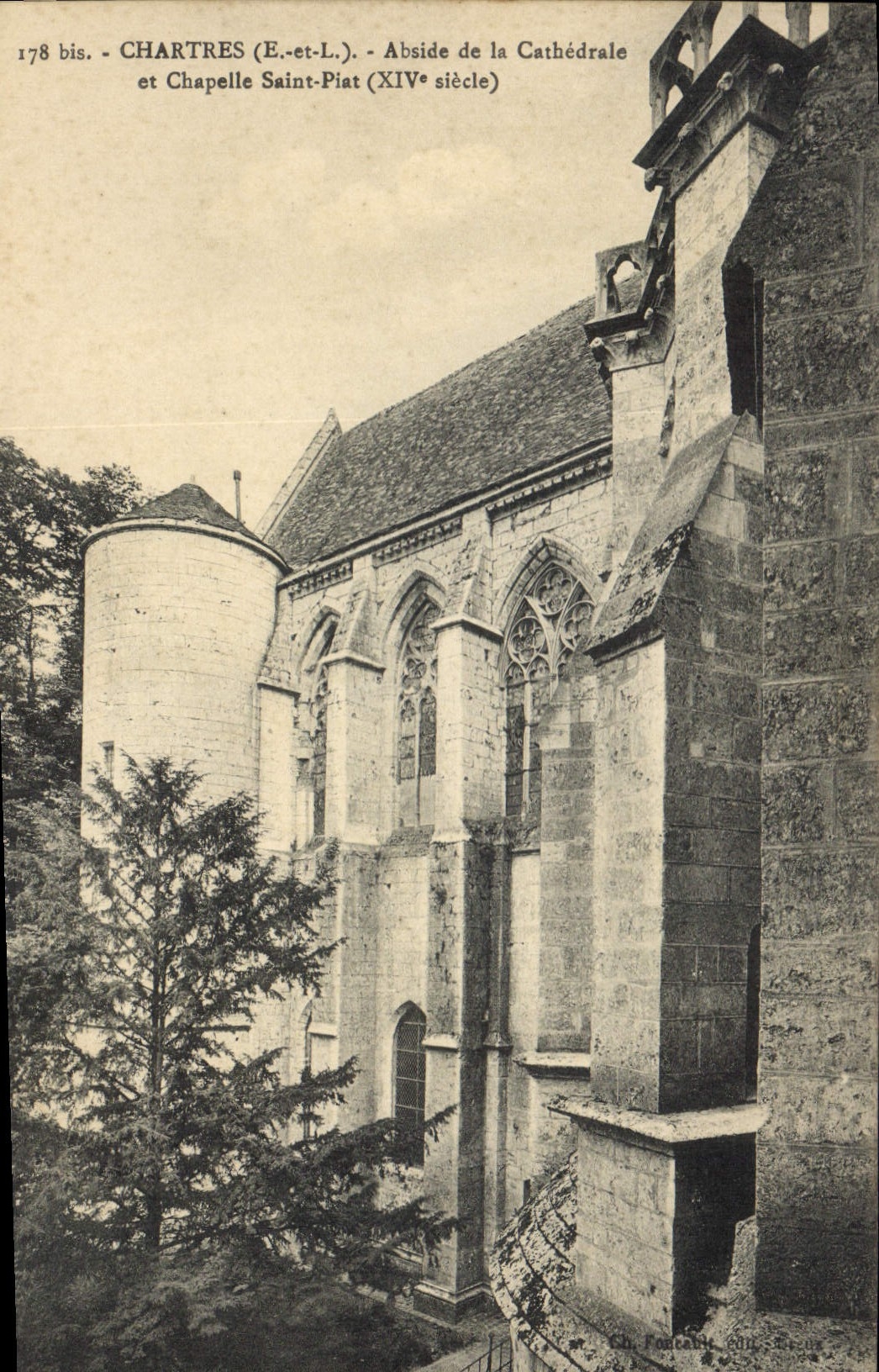 CPA Chartres E et L Abside de la Cathedrale et Chapelle Saint Piat CIV siecle 
