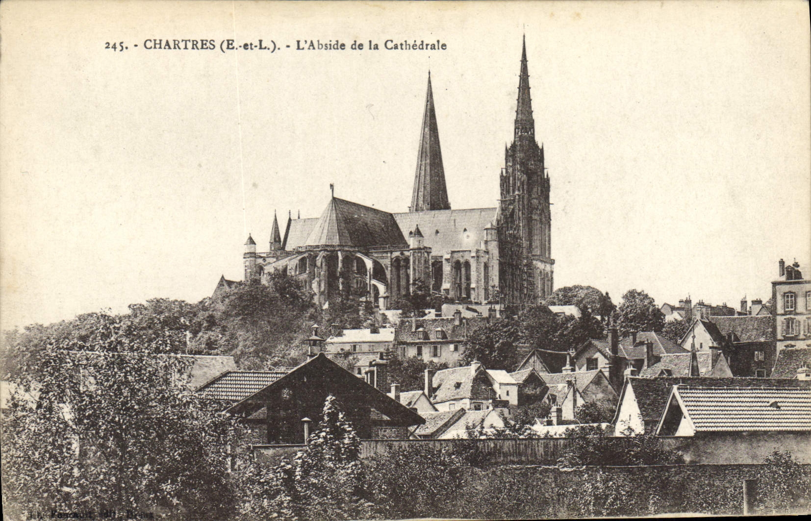 CPA Chartres E et L l'Abside de la Cathedrale 