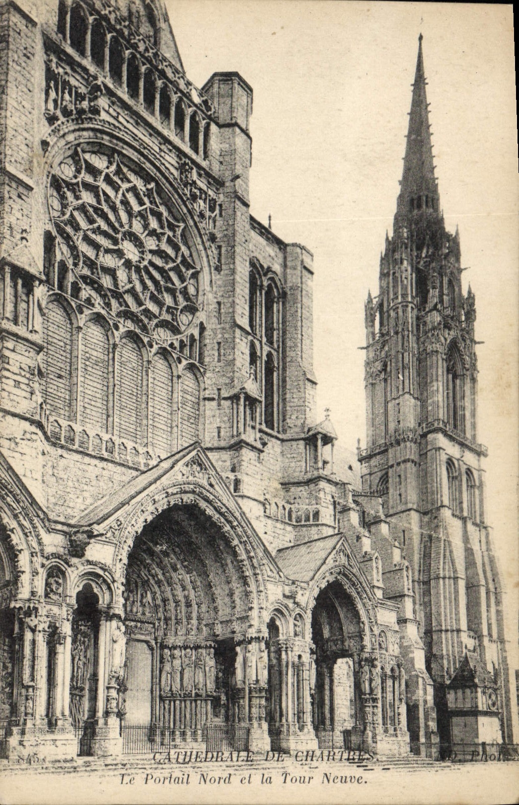 CPA Cathedrale du Chartres le Portail Nord et la Tour Neuve 