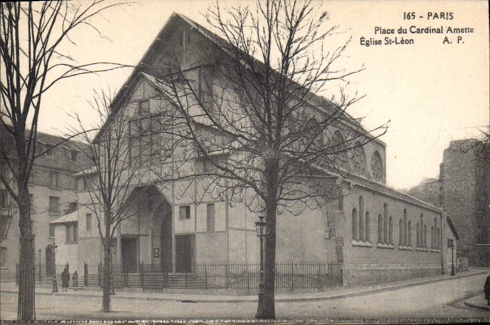 CPA Paris Place du Cardinal Amette Eglise St Leon