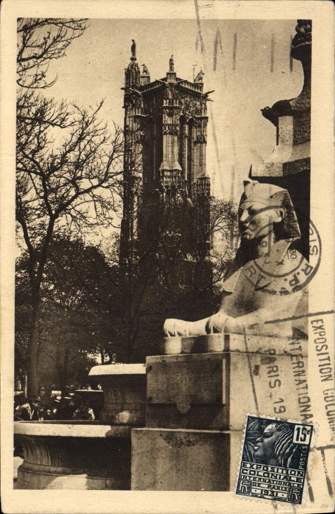 CPA Paris la tour Saint Jacques prise de la fontaine place du Chatelet 