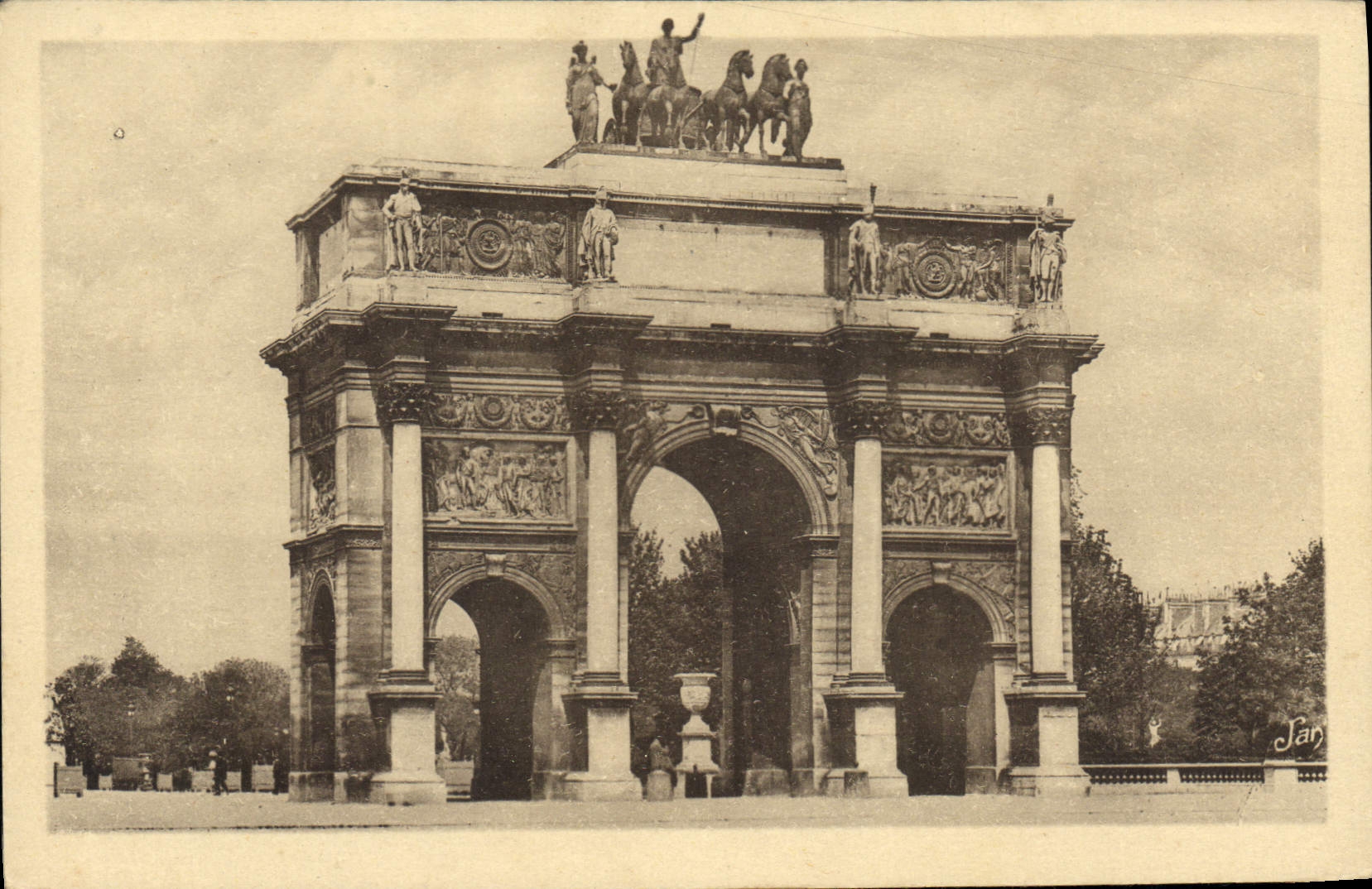 CPA Paris le Carrousel 