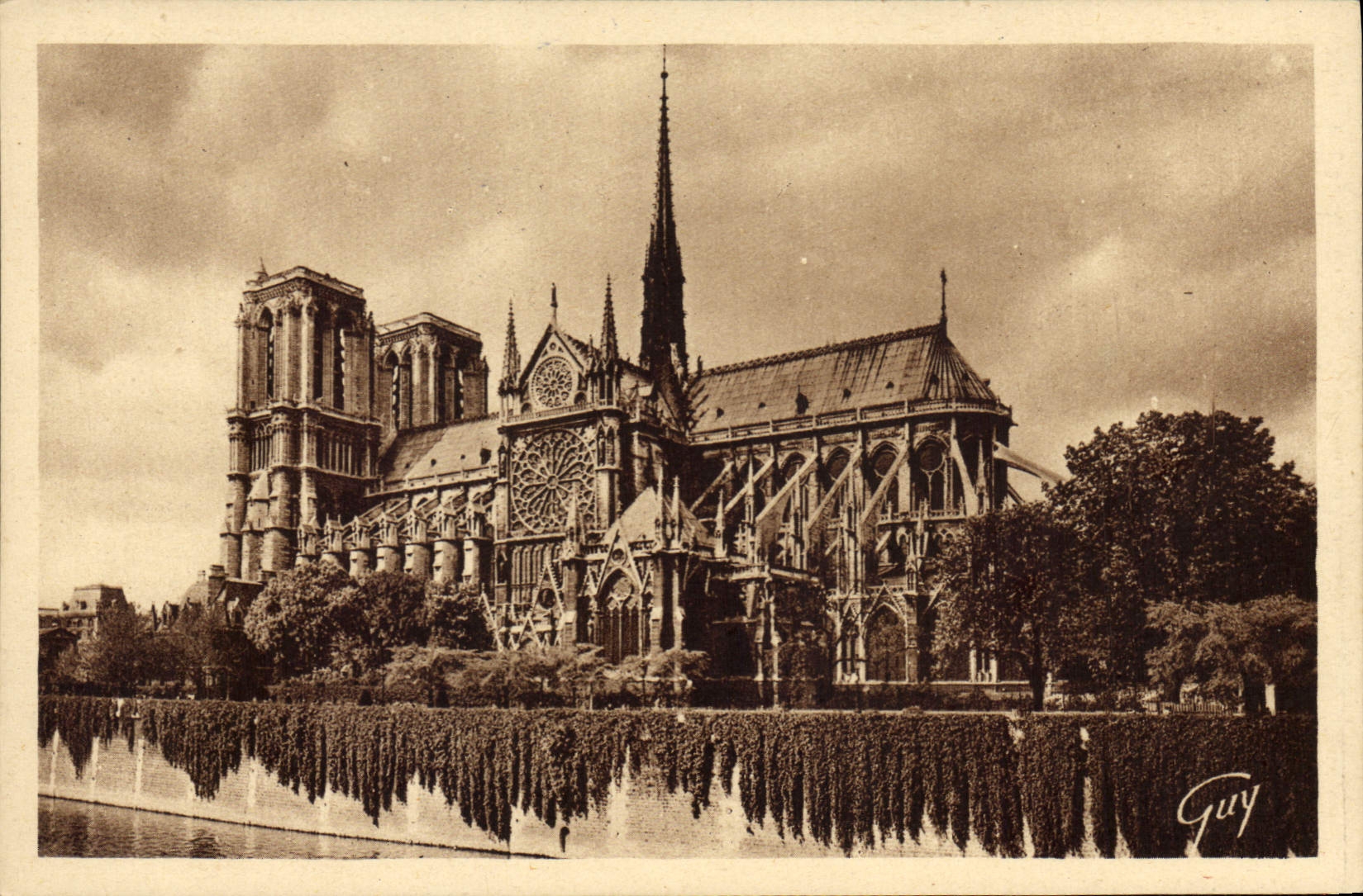 CPA Paris et ses Merveilles Abside de la Cathedrale Notre Dame 1163 1260 