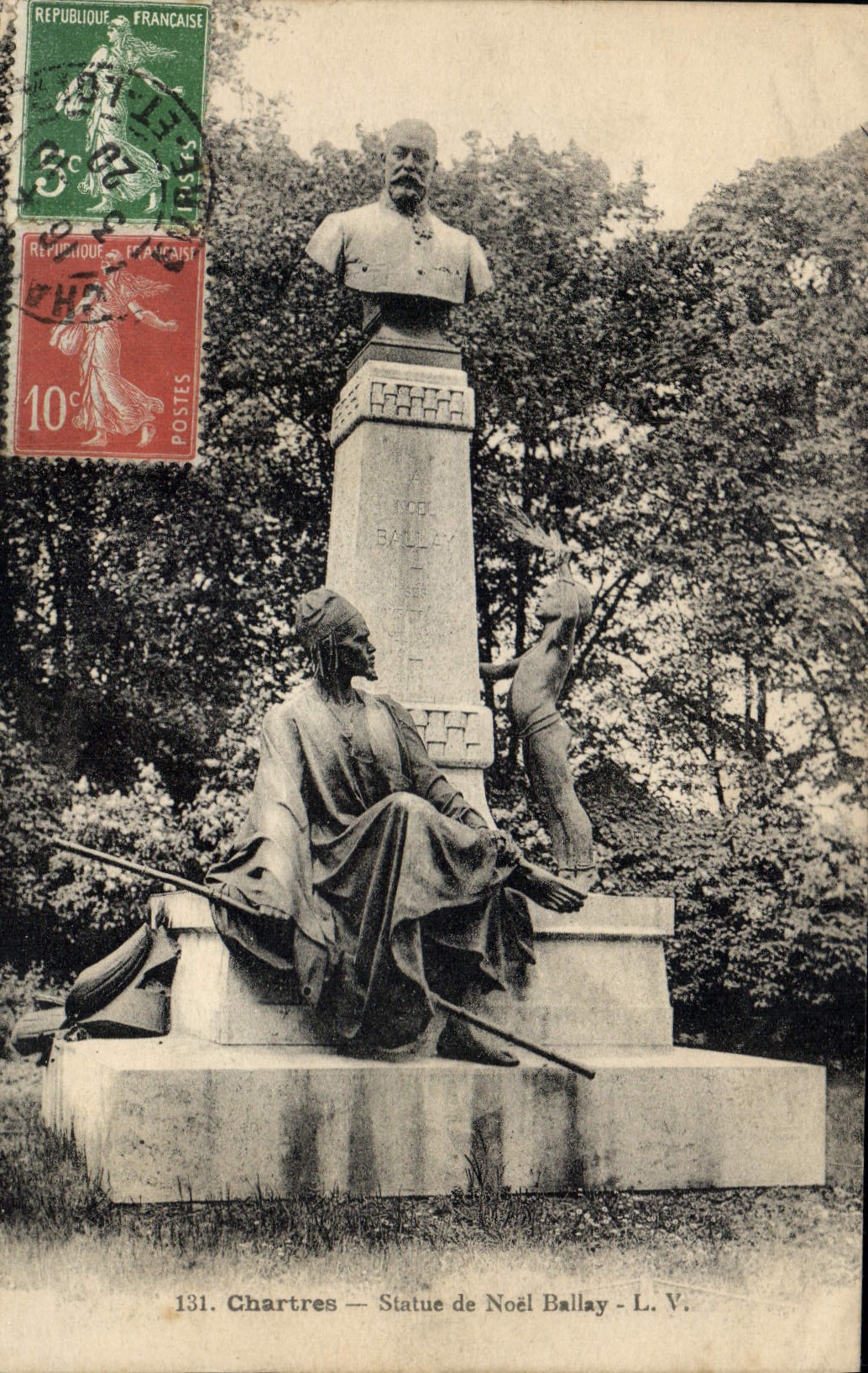 CPA Chartres Statue de Noel Ballay 