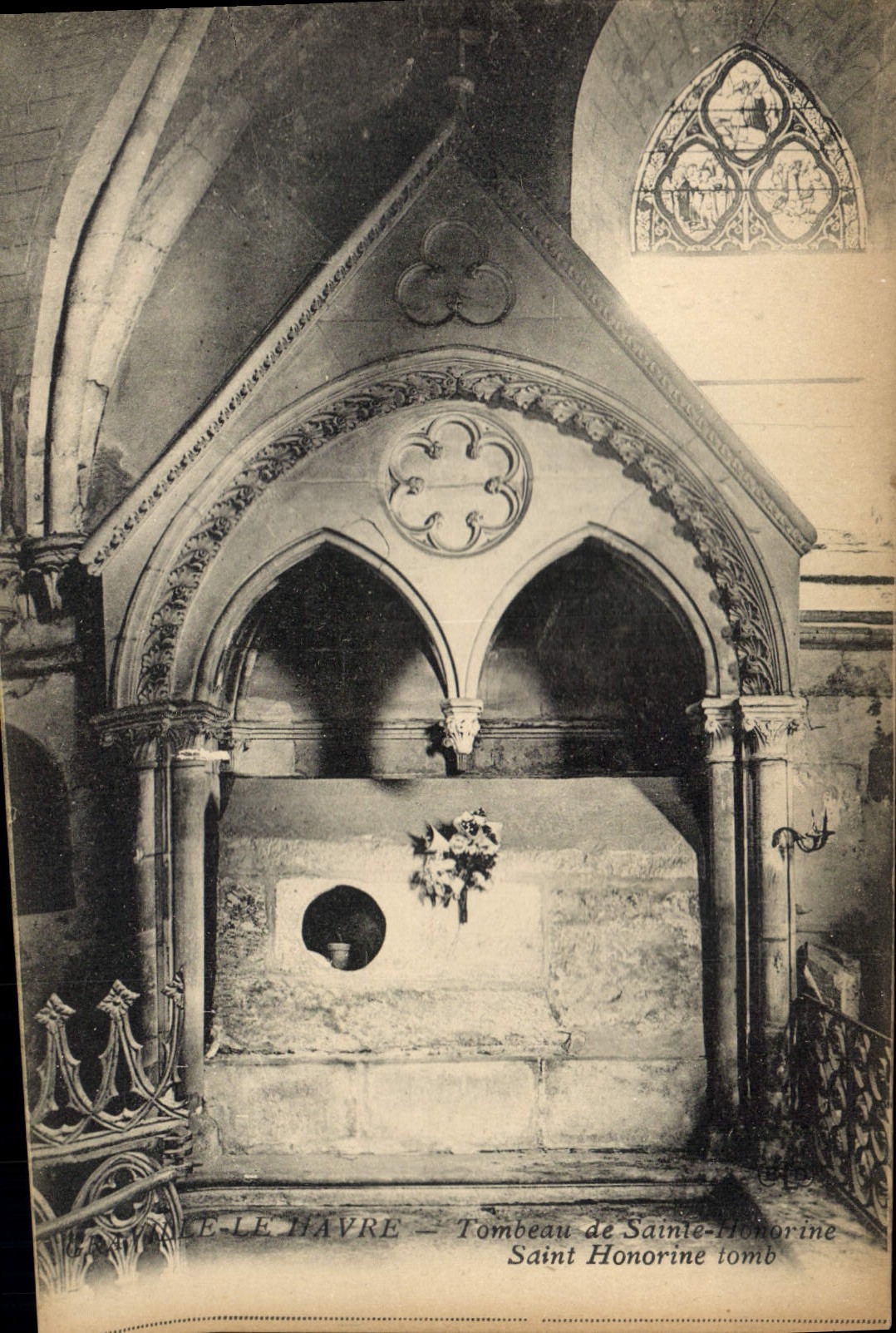 CPA Le Havre Tombeau de Sainte Honorine 
