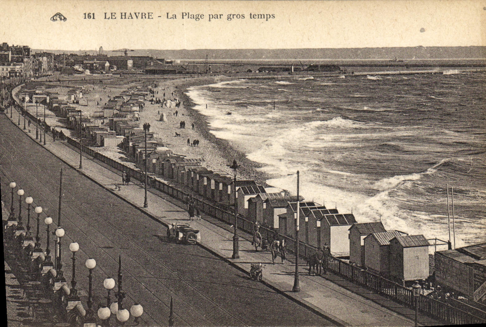 CPA Le Havre La Plage par gros temps 