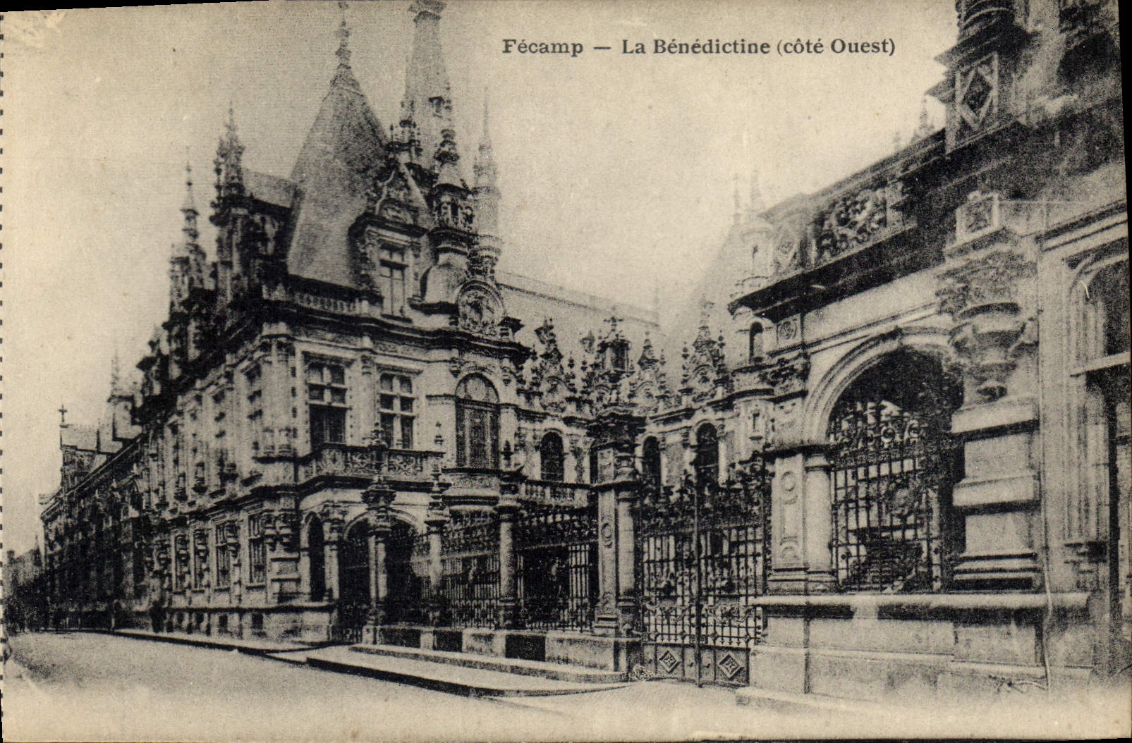 CPA Fecamp La Benedictine cote Ouest 