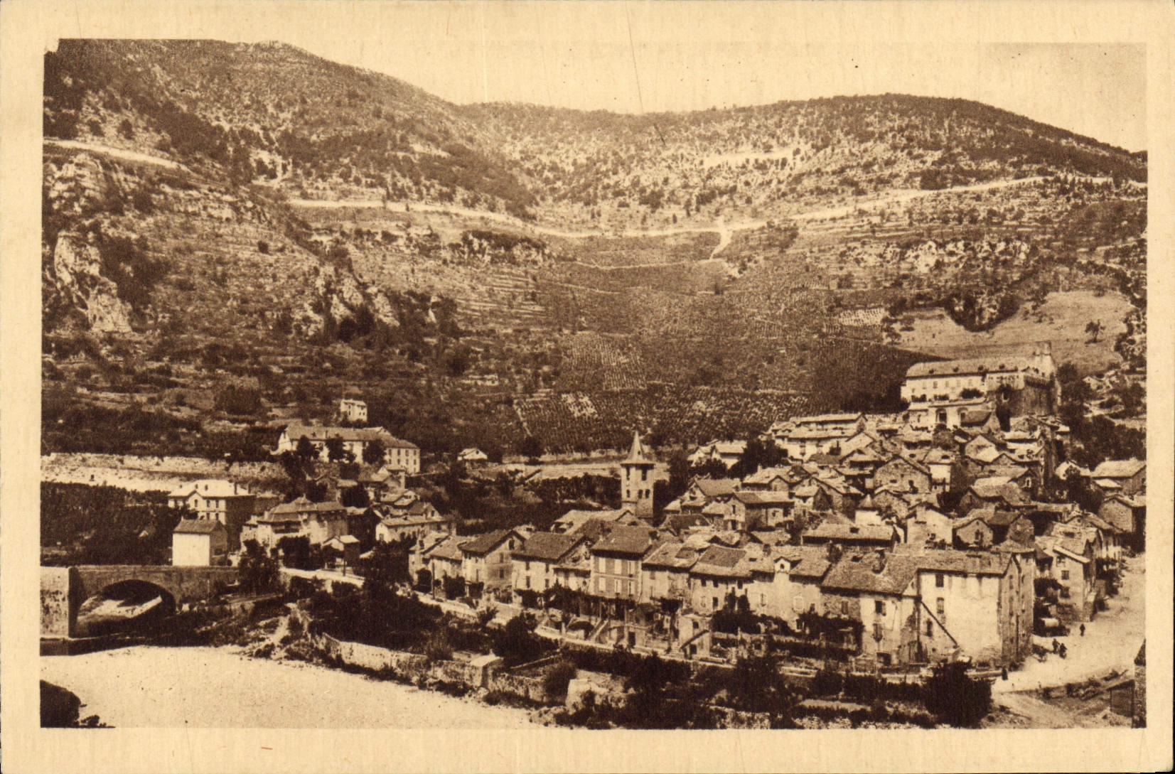 CPA LesGorges du Tarn Saint Enimie vue generale