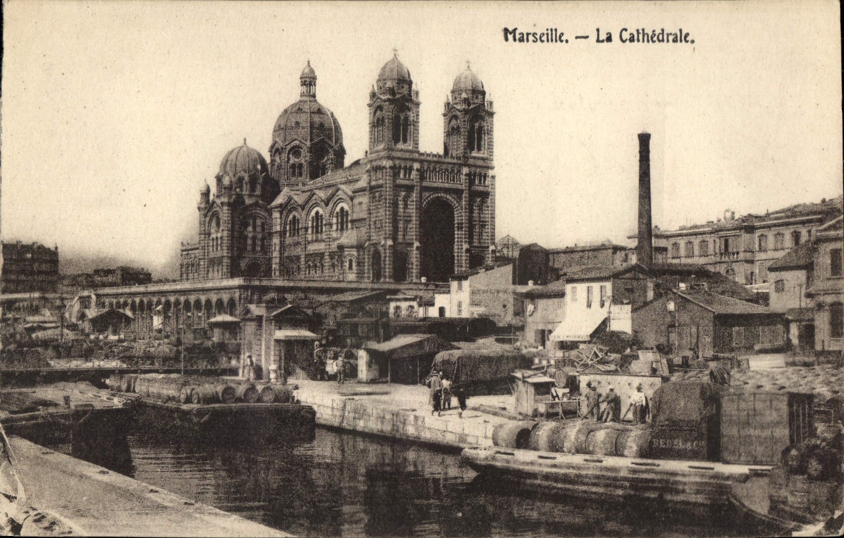 CPA Marseille La Cathedrale 