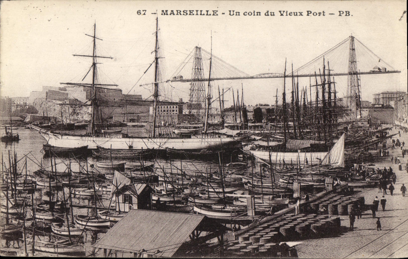 CPA Marseille Un coin du Vieux port 