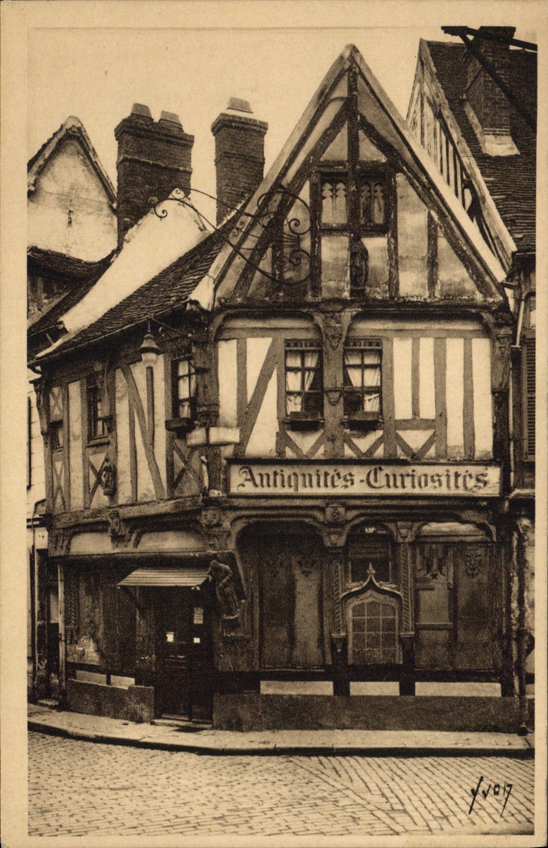 CPA Compiegne Oise La Vieille Cassine rue des Lombards 
