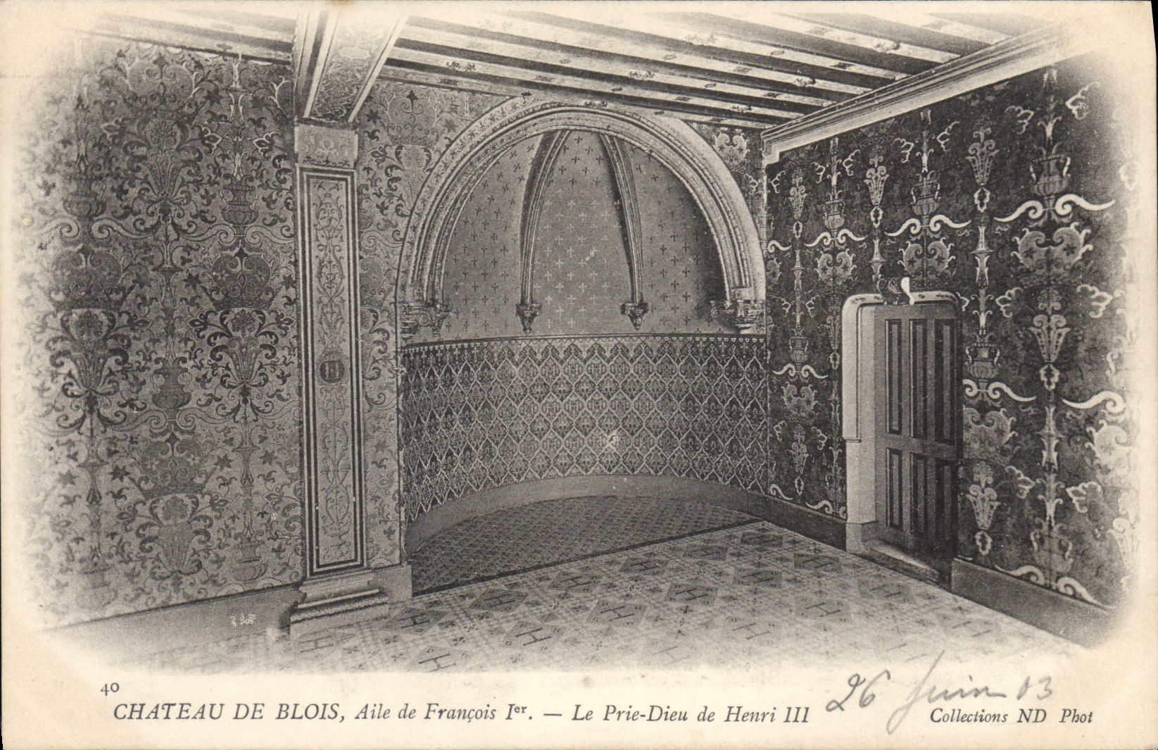 CPA Chateau de Blois Aile de Francois Ier Le Prie Dieu de Henri III 