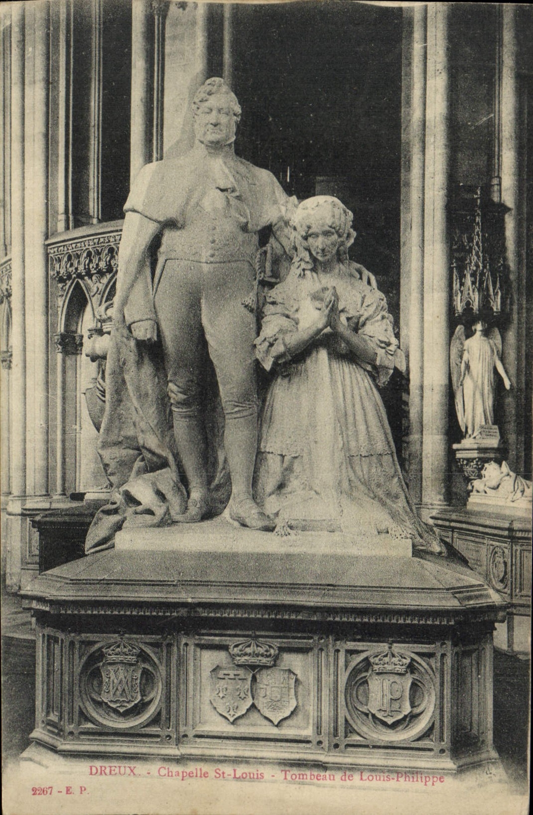 CPA Dreux Chapelle St Louis Tombeau de Louis Philippe 