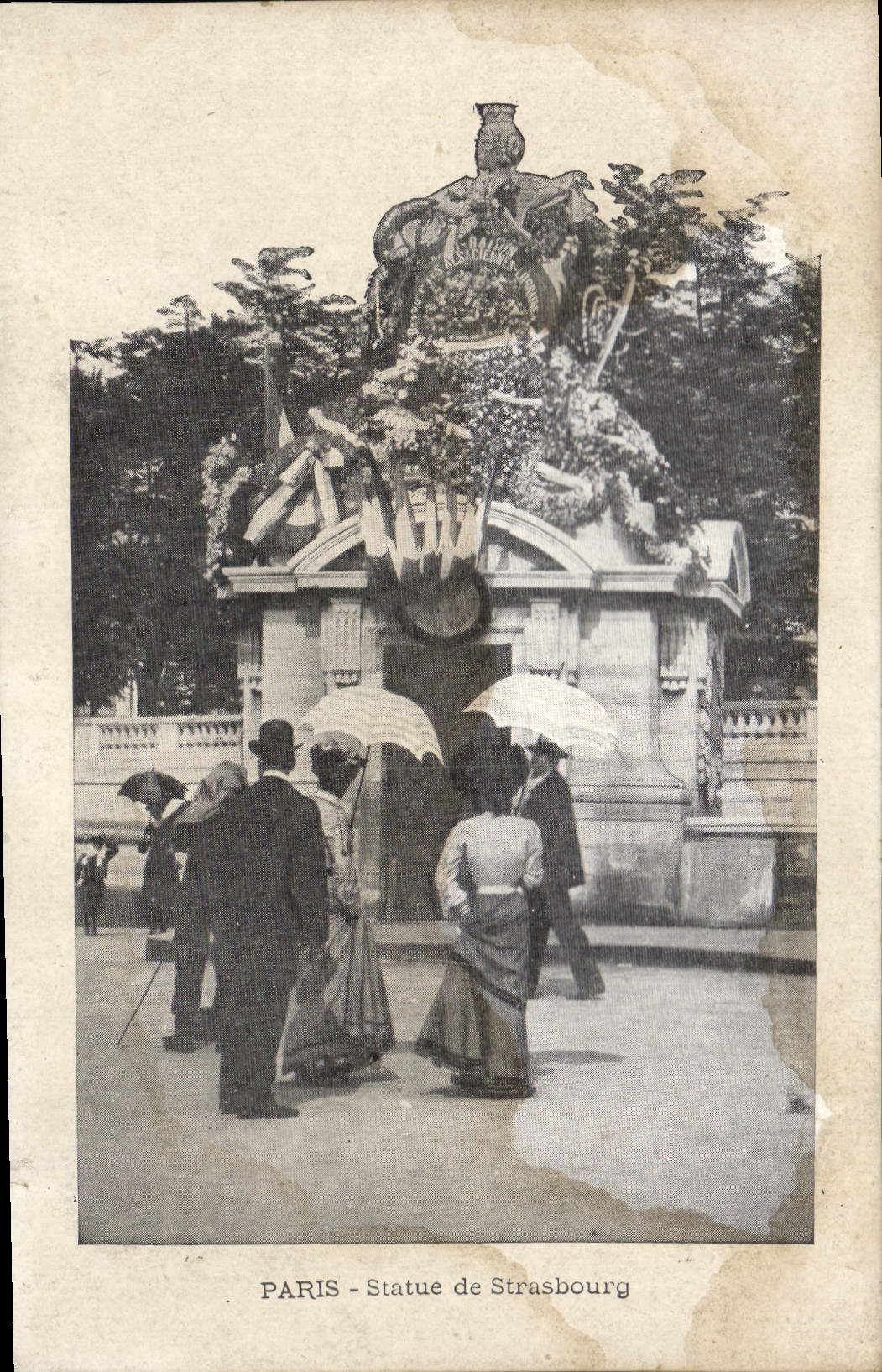 CPA Paris Statue de Strasbourg 